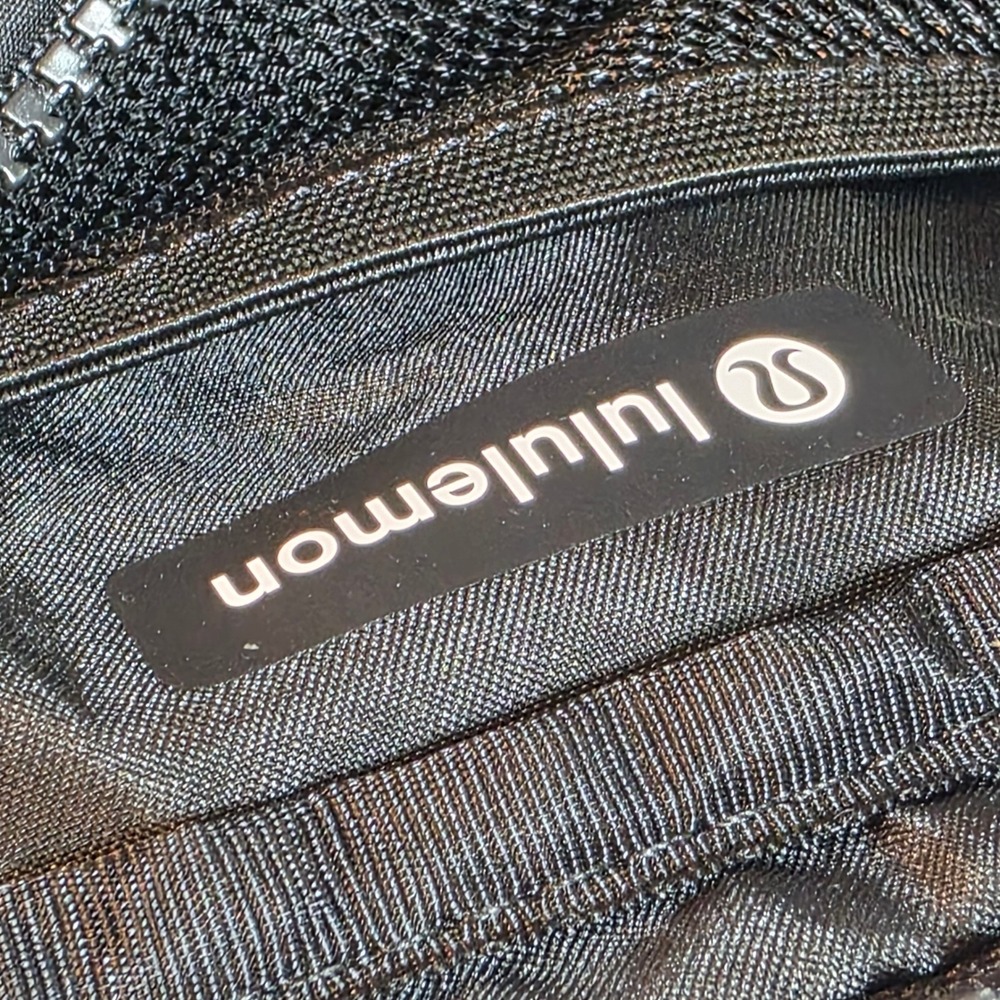 Lululemon Everywhere Belt Bag 1L Black Silver Hardware LU9AX2S Adjustable Strap